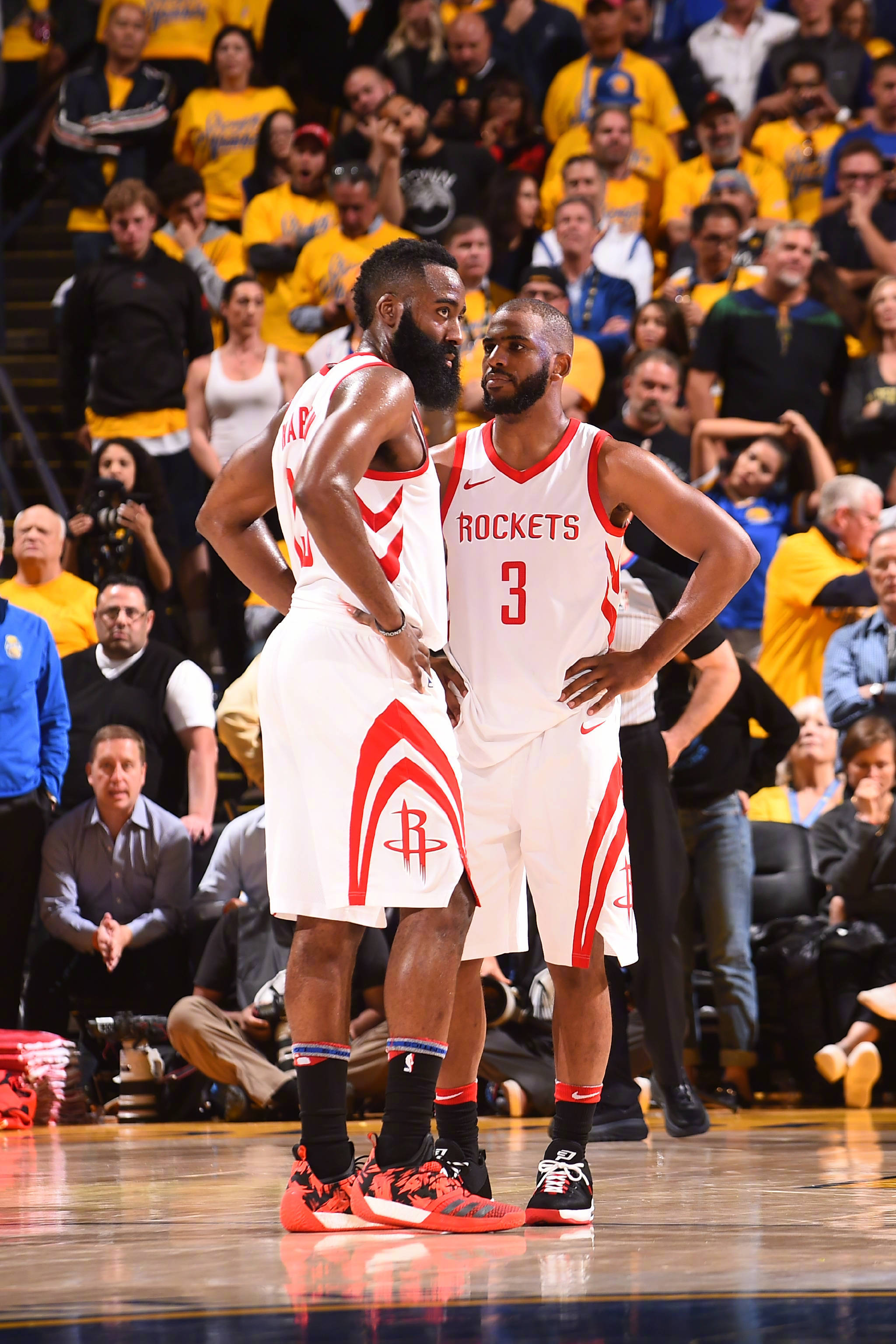 家凝聚在一 家凝聚在一